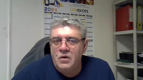 Snapshot of hippopotame17 chatting on 01-04-25, 08:17 hippo online show from 01-04-25, 08:17