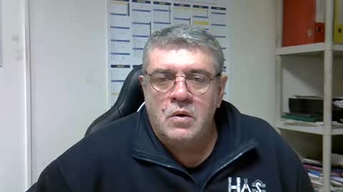 Snapshot of hippopotame17 chatting on 01-06-25, 06:47 hippo online show from 01-06-25, 06:47