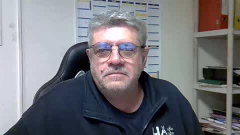 Snapshot of hippopotame17 chatting on 01-08-25, 12:47 hippo online show from 01-08-25, 12:47