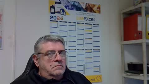 Snapshot of hippopotame17 chatting on 01-09-25, 10:20 hippo online show from 01-09-25, 10:20