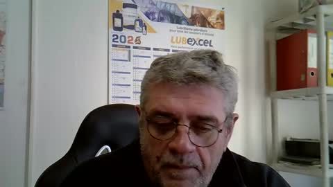 Snapshot of hippopotame17 chatting on 01-09-25, 01:24 hippo online show from 01-09-25, 01:24