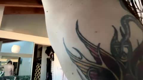 Snapshot of hippybiker chatting on 01-12-25, 04:50 hippybiker online show from 01-12-25, 04:50