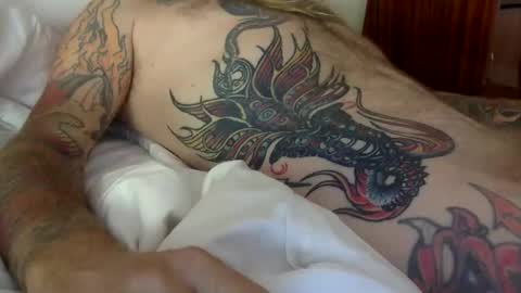 Snapshot of hippybiker chatting on 10-20-25, 10:38 hippybiker online show from 10-20-25, 10:38