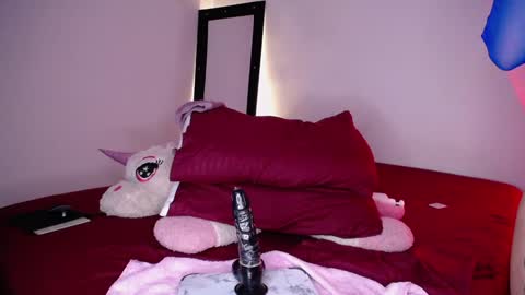 Snapshot of hipshannah chatting on 01-26-25, 01:31 H A N N A H online show from 01-26-25, 01:31