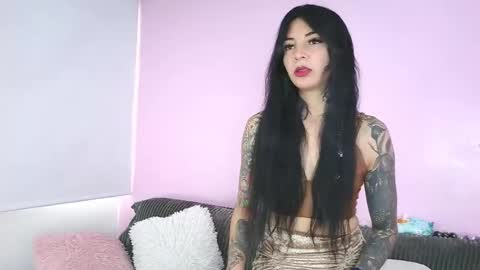 hiyakasudere_ online show from 10-20-25, 06:52