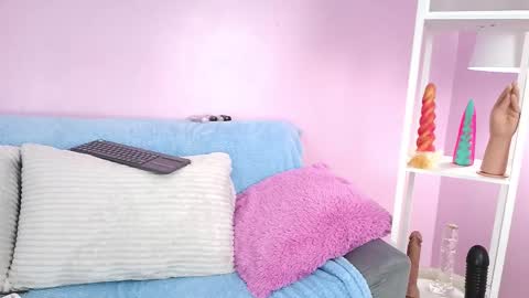 hiyakasudere_ online show from 11-10-25, 06:51