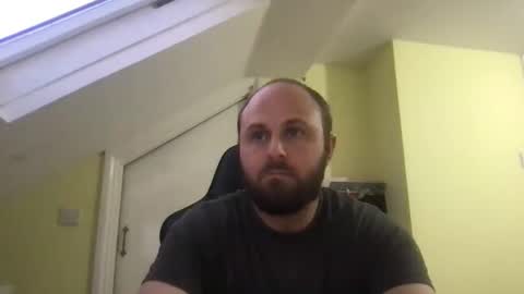 hockeyboy230425 online show from 12-14-25, 07:58