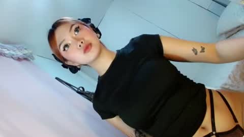 Snapshot of hoelychess chatting on 07-19-26, 03:16 welcome here guys online show from 07-19-26, 03:16