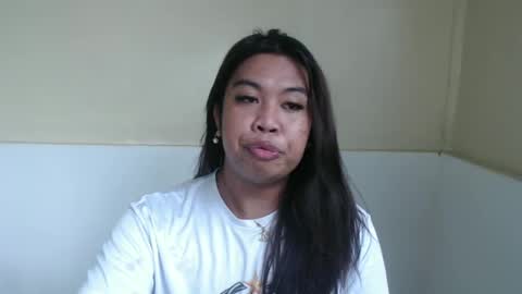 Snapshot of hoelykarina chatting on 06-24-26, 05:17 Karina3 online show from 06-24-26, 05:17