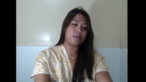 Snapshot of hoelykarina chatting on 07-23-26, 04:27 Karina3 online show from 07-23-26, 04:27