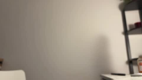 Snapshot of hola_sunflower chatting on 09-26-25, 05:11 amy online show from 09-26-25, 05:11
