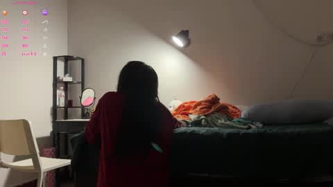 Snapshot of hola_sunflower chatting on 10-19-25, 02:50 amy online show from 10-19-25, 02:50