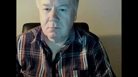 Snapshot of holgerhb53 chatting on 02-23-25, 06:49 Holger online show from 02-23-25, 06:49