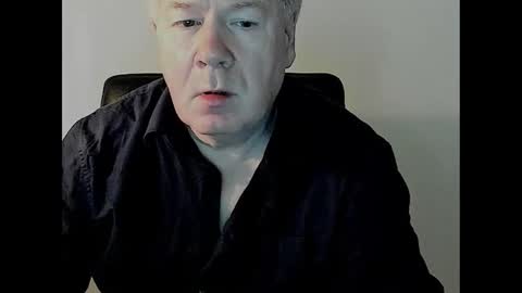 Snapshot of holgerhb53 chatting on 02-25-25, 02:33 Holger online show from 02-25-25, 02:33