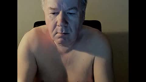 Snapshot of holgerhb53 chatting on 03-02-25, 03:45 Holger online show from 03-02-25, 03:45