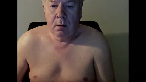 Snapshot of holgerhb53 chatting on 03-02-25, 02:54 Holger online show from 03-02-25, 02:54