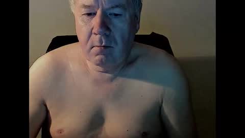 Snapshot of holgerhb53 chatting on 03-04-25, 05:11 Holger online show from 03-04-25, 05:11