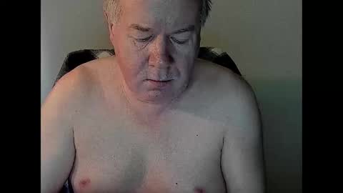 Snapshot of holgerhb53 chatting on 03-05-25, 09:49 Holger online show from 03-05-25, 09:49