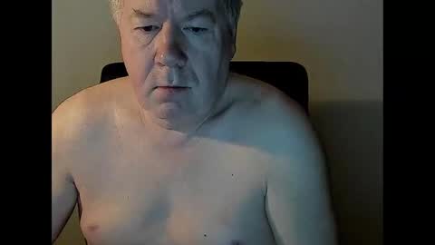 Snapshot of holgerhb53 chatting on 03-08-25, 02:55 Holger online show from 03-08-25, 02:55