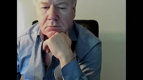 Snapshot of holgerhb53 chatting on 03-08-25, 09:06 Holger online show from 03-08-25, 09:06