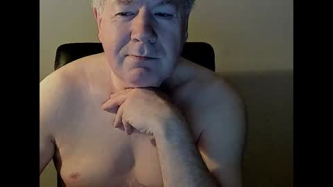 Snapshot of holgerhb53 chatting on 03-10-25, 02:17 Holger online show from 03-10-25, 02:17