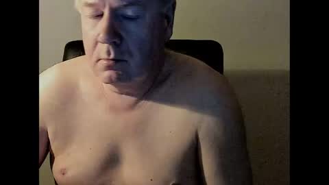 Snapshot of holgerhb53 chatting on 03-10-25, 05:22 Holger online show from 03-10-25, 05:22