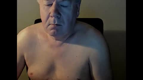 Snapshot of holgerhb53 chatting on 03-11-25, 03:48 Holger online show from 03-11-25, 03:48