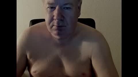 Snapshot of holgerhb53 chatting on 09-11-25, 02:44 Holger online show from 09-11-25, 02:44