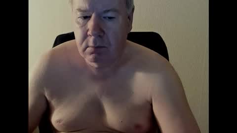 Snapshot of holgerhb53 chatting on 09-15-25, 02:22 Holger online show from 09-15-25, 02:22