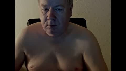 Snapshot of holgerhb53 chatting on 09-20-25, 01:50 Holger online show from 09-20-25, 01:50