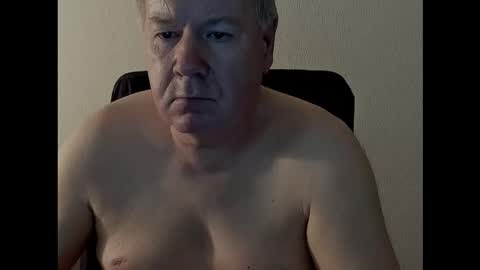 Snapshot of holgerhb53 chatting on 09-20-25, 02:18 Holger online show from 09-20-25, 02:18