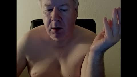 Snapshot of holgerhb53 chatting on 09-27-25, 04:39 Holger online show from 09-27-25, 04:39