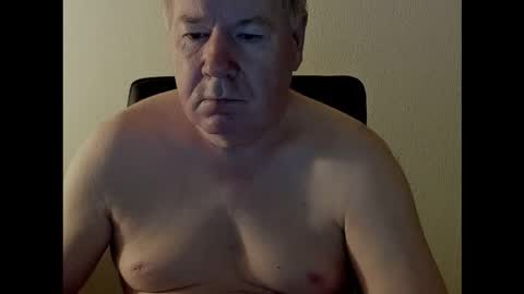 Snapshot of holgerhb53 chatting on 09-28-25, 03:12 Holger online show from 09-28-25, 03:12