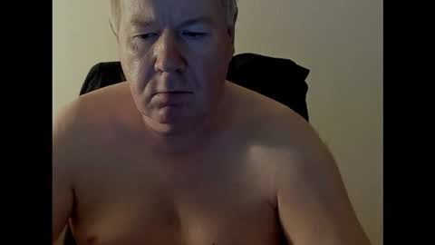 Snapshot of holgerhb53 chatting on 09-29-25, 03:28 Holger online show from 09-29-25, 03:28