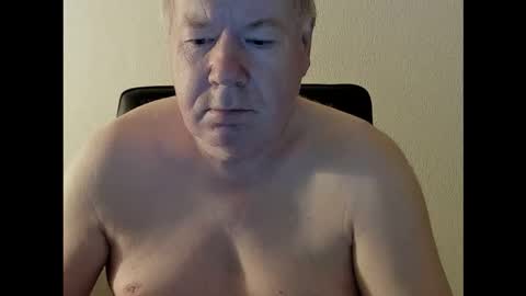 Snapshot of holgerhb53 chatting on 10-07-25, 03:25 Holger online show from 10-07-25, 03:25