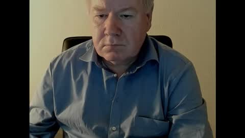 Snapshot of holgerhb53 chatting on 11-01-25, 10:17 Holger online show from 11-01-25, 10:17