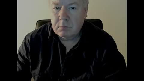 Snapshot of holgerhb53 chatting on 11-05-25, 02:28 Holger online show from 11-05-25, 02:28