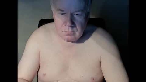 Snapshot of holgerhb53 chatting on 11-13-25, 02:21 Holger online show from 11-13-25, 02:21