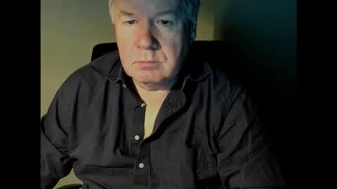 Snapshot of holgerhb53 chatting on 11-17-25, 03:51 Holger online show from 11-17-25, 03:51