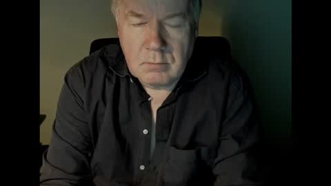 Snapshot of holgerhb53 chatting on 11-20-25, 02:50 Holger online show from 11-20-25, 02:50