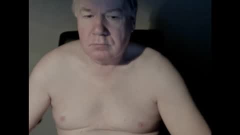 Snapshot of holgerhb53 chatting on 11-23-25, 03:39 Holger online show from 11-23-25, 03:39