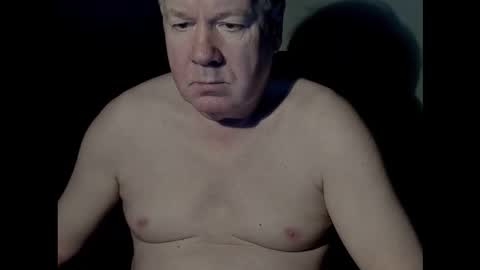 Snapshot of holgerhb53 chatting on 12-15-25, 06:39 Holger online show from 12-15-25, 06:39