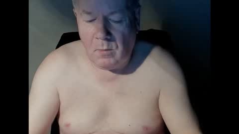 Snapshot of holgerhb53 chatting on 12-16-25, 03:17 Holger online show from 12-16-25, 03:17