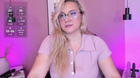 Hollie online show from 10-03-25, 11:29