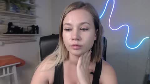 Holly online show from 12-12-24, 01:10