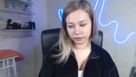 Holly online show from 12-16-24, 07:04