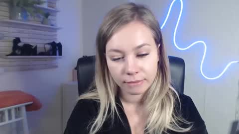 Holly online show from 12-16-24, 10:40