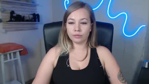 Holly online show from 12-20-24, 12:30