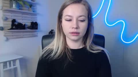 Holly online show from 01-09-25, 03:26