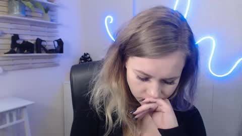 Holly online show from 01-15-25, 07:37